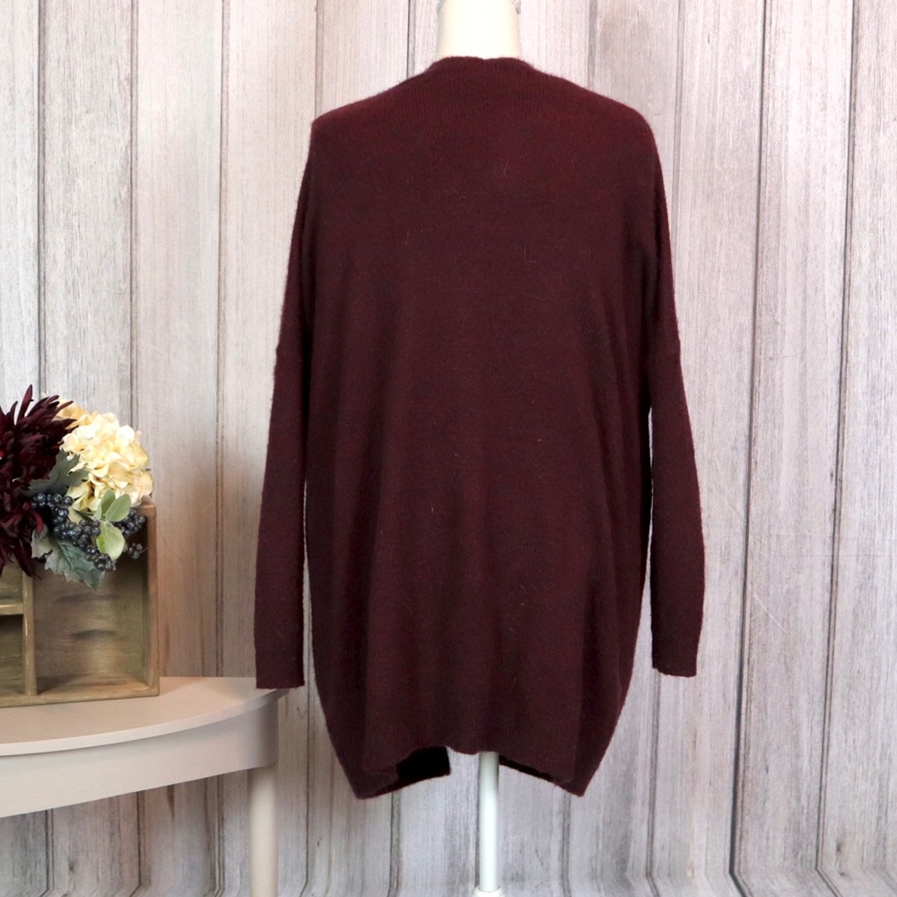 H&M. Cardigan sweater. - Picture 2 of 6